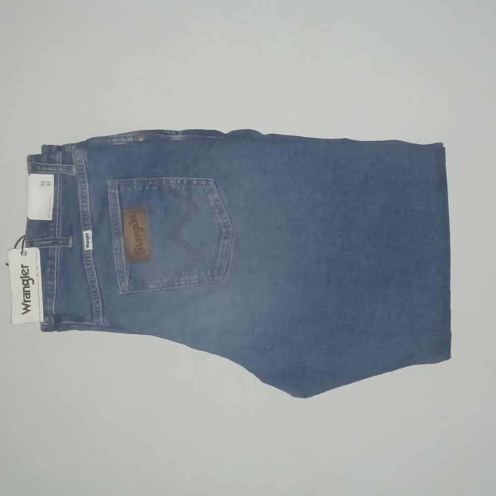 Wrangler Relaxed Taper Fit Jeans 33x32 NWT